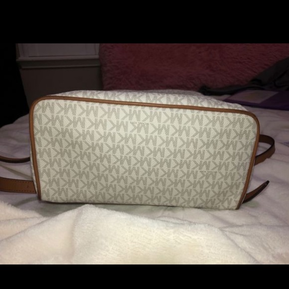 Michael Kors backpack / purse - Picture 3 of 8